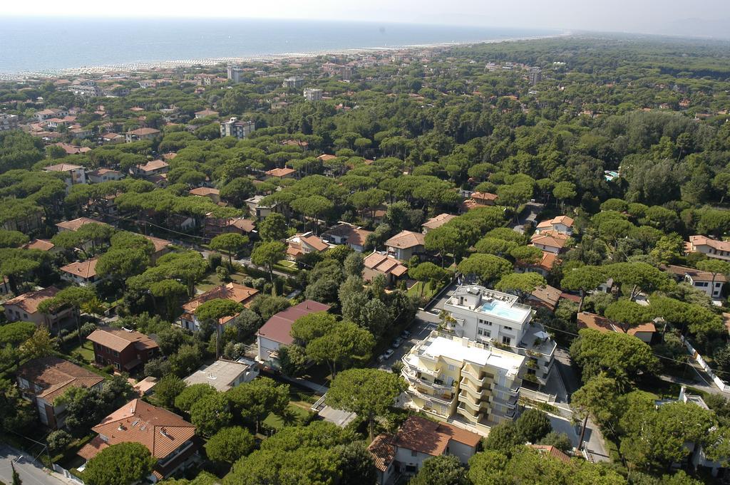 Verdeluna Aparthotel Marina di Pietrasanta Eksteriør billede