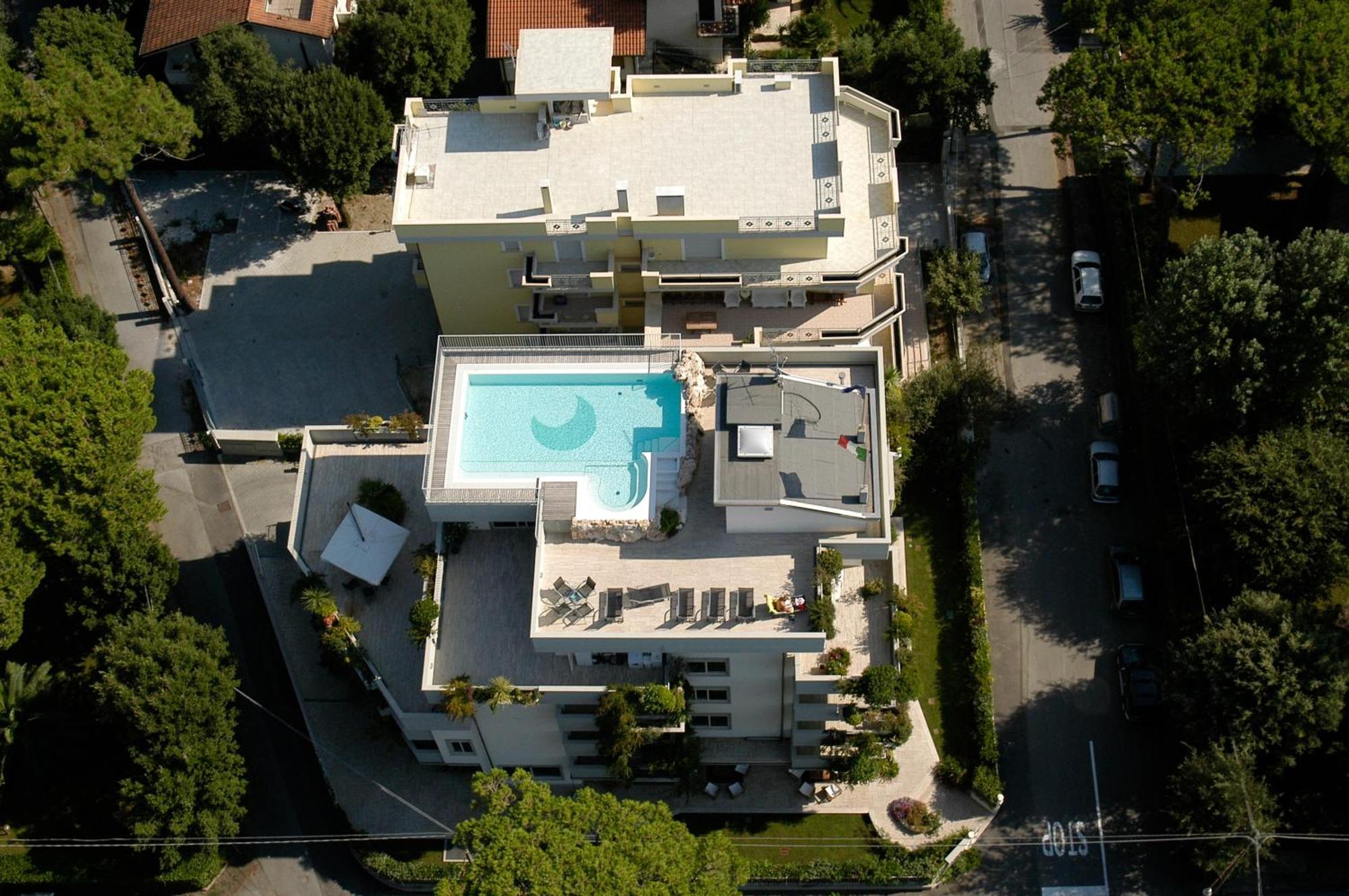 Verdeluna Aparthotel Marina di Pietrasanta Eksteriør billede