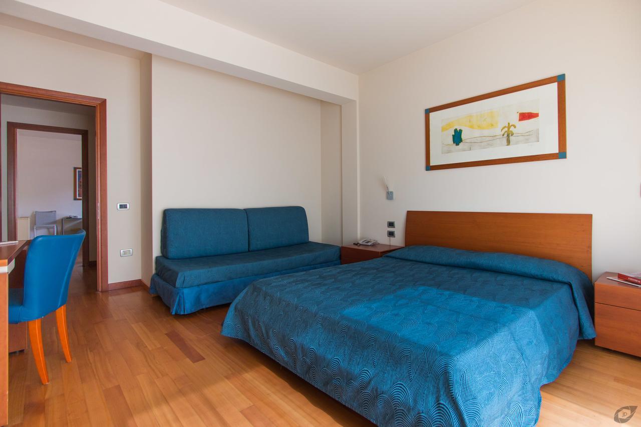 Verdeluna Aparthotel Marina di Pietrasanta Eksteriør billede
